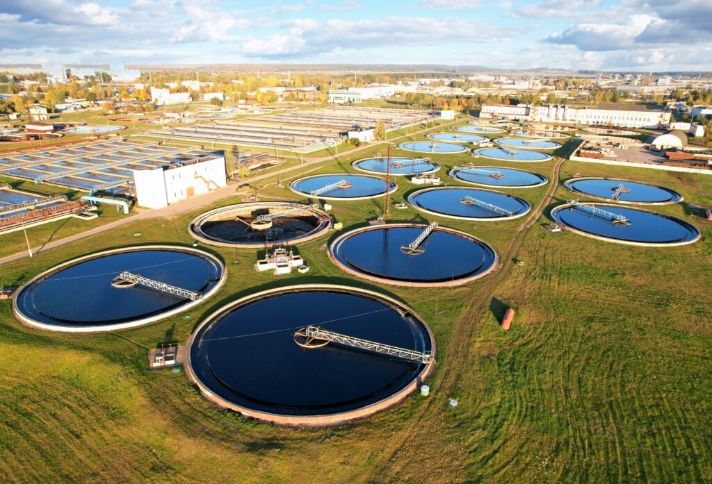 sewage,treatment,plant.,wastewater,treatment,water,use.,filtration,effluent,and