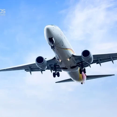 Companhia aérea começa a pesar passageiros e bagagens em teste de embarque