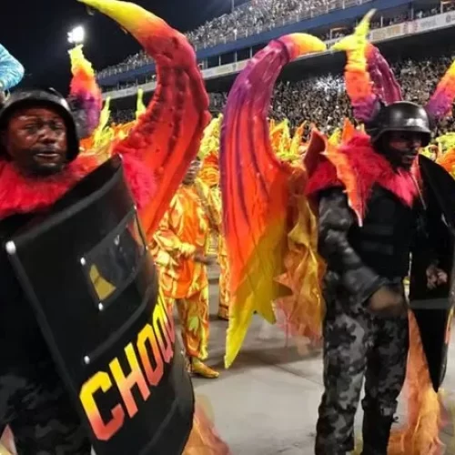 Sindicato de delegados de SP repudia representação de policiais em desfile de carnaval