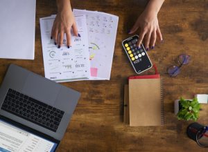 view-woman-working-as-economist-scaled_p29675_thumb_resized.jpg